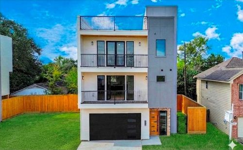 9022 Ferdinand St, Houston, TX, 77051-2792 | Card Image