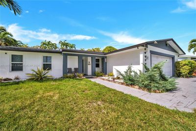 7310 Sw 131st Ave, House other with 4 bedrooms, 3 bathrooms and null parking in Miami FL | Image 2