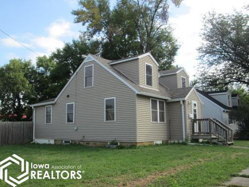 111 2nd St Se, Belmond, IA, 50421-1009 | Card Image