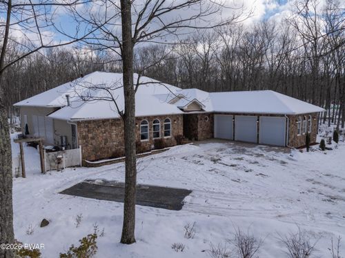 1415 Dewberry Dr, Hawley, PA, 18428-8322 | Card Image
