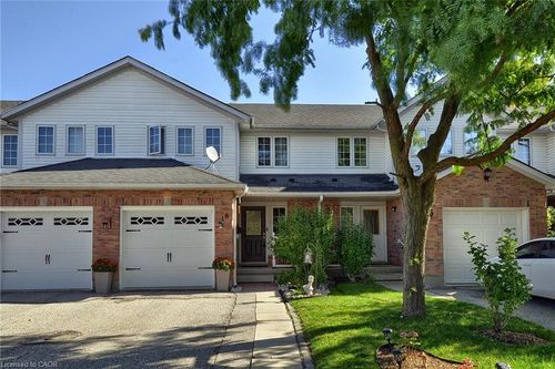 8 Brandy Cres, Kitchener, ON, N2B3W7 | Card Image