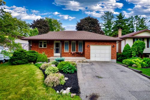 30 Laurel Cres, Ingersoll, ON, N5C3S4 | Card Image