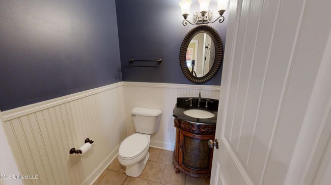 Hall bath half | Image 23