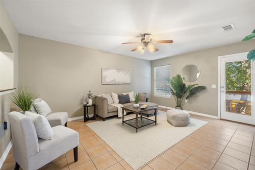 6220 Seville Dr, Austin, TX, 78724-6130 | Card Image