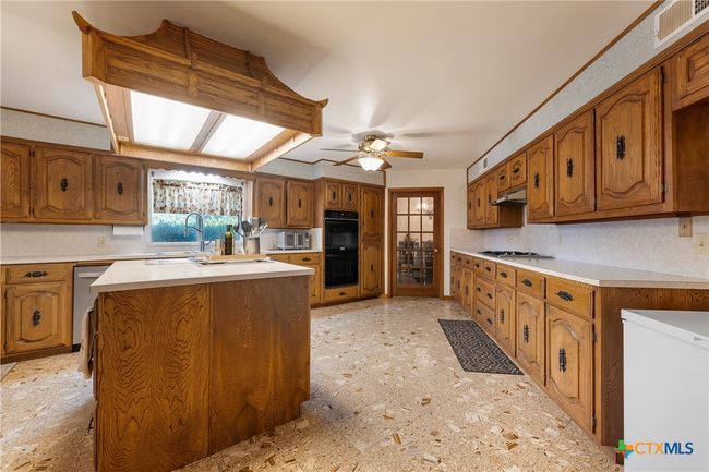 671 Hudson Ln, House other with 4 bedrooms, 3 bathrooms and null parking in Eddy TX | Image 13