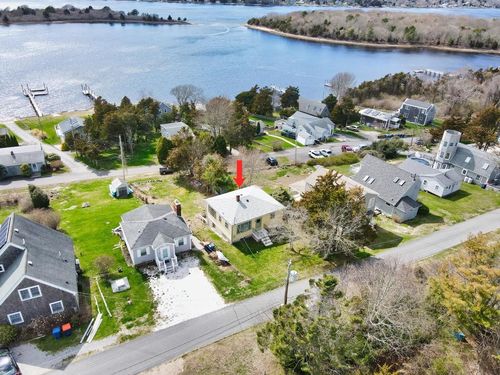 127 Pettey Ln, Westport, MA, 02790-1408 | Card Image