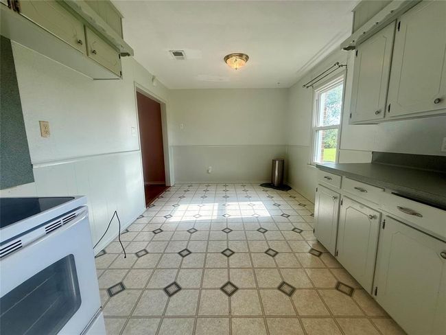3918 County Road 507, House other with 4 bedrooms, 2 bathrooms and 2 parking in Brazoria TX | Image 6