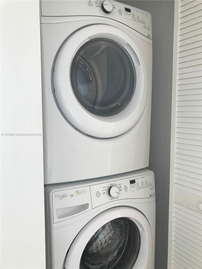 APT-1203 - 5252 Nw 85 Th Ave, Condo with 2 bedrooms, 2 bathrooms and null parking in Doral FL | Image 7