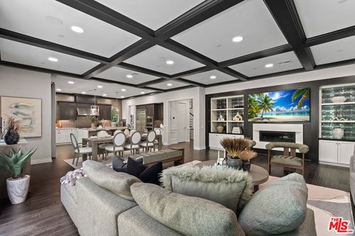 55 Suede, Irvine, CA, 92602-1861 | Card Image