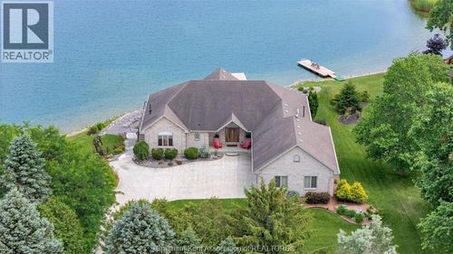 10540 Pinehurst Line, Chatham Kent, ON, N7M5J3 | Card Image
