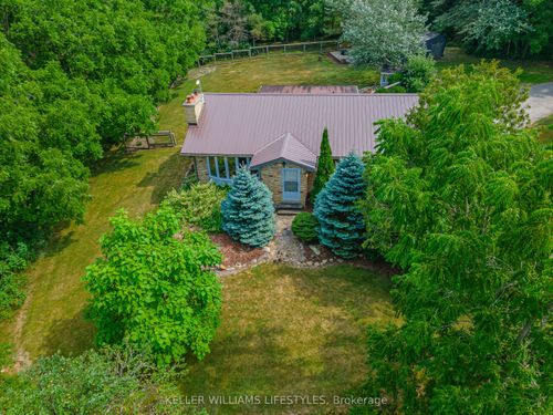 11215 Petty St, Ailsa Craig, ON, N0M1A0 | Card Image