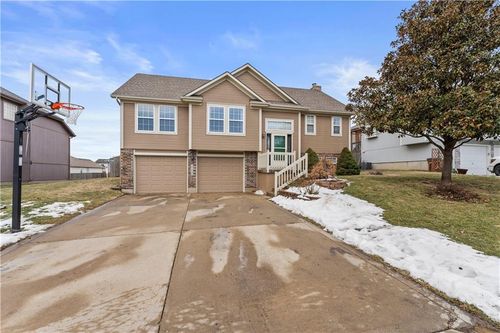 1101 Wiltshire Boulevard, Raymore, MO, 64083 | Card Image