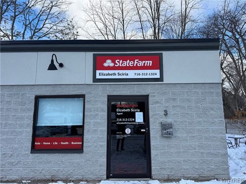 5020 Armor Duells Rd, Orchard Park, NY, 14127-4441 | Card Image