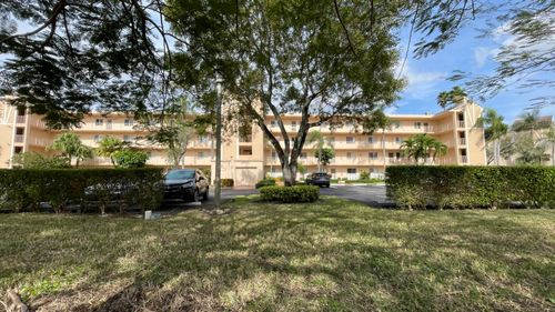 208-6935 Huntington Ln, Delray Beach, FL, 33446-2502 | Card Image