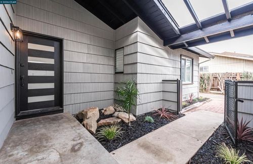 5201 5201 Sky Pkwy, Sacramento, CA, 95823 | Card Image
