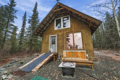 Mile 139.5 Glenn Hwy, Glennallen, AK, 99588 | Card Image
