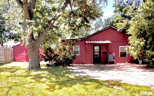 1305 S 8th St, Pekin, IL, 61554-5802 | Card Image