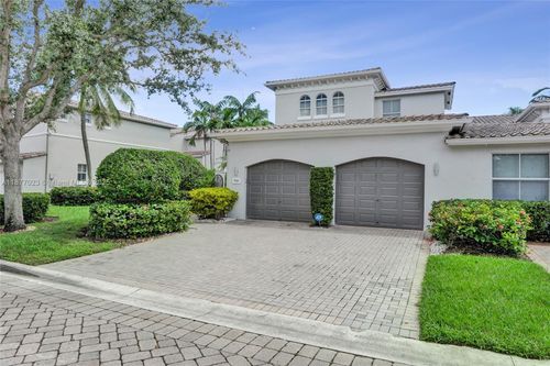842 Spinnaker Dr E, Hollywood, FL, 33019-5025 | Card Image