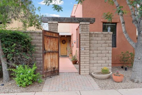 385 E Cedarvale Rd, Tucson, AZ, 85704-5776 | Card Image