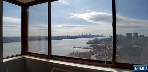 100 Old Palisade Rd, Fort Lee, NJ, 07024-7064 | Card Image