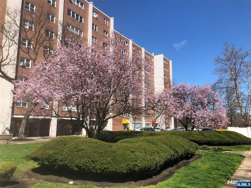 39 E 39th St, Paterson, NJ, 07504 | Card Image