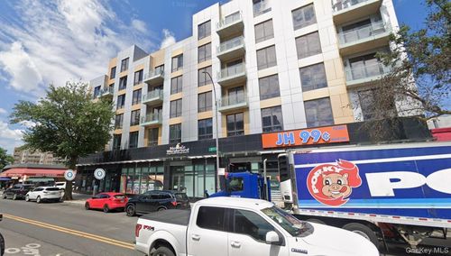 ca-9501 37th Ave, Jackson Heights, NY, 11372-8024 | Card Image
