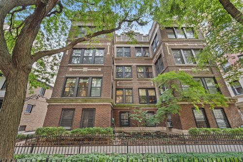 1e-425 Briar Pl, Chicago, IL, 60657-4767 | Card Image