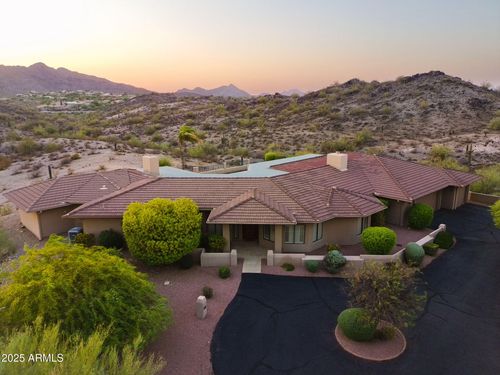 8780 N Arroya Grande Dr, Phoenix, AZ, 85028-5300 | Card Image