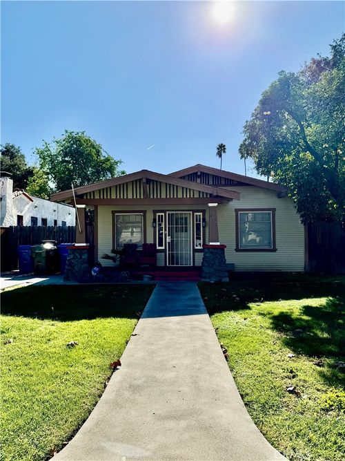 484 Randolph St, Pomona, CA, 91768-3005 | Card Image