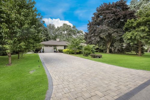 372 Longacres Ln, Palatine, IL, 60067-7753 | Card Image