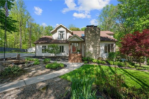 18976 Thorpe Rd, Chagrin Falls, OH, 44023-2348 | Card Image
