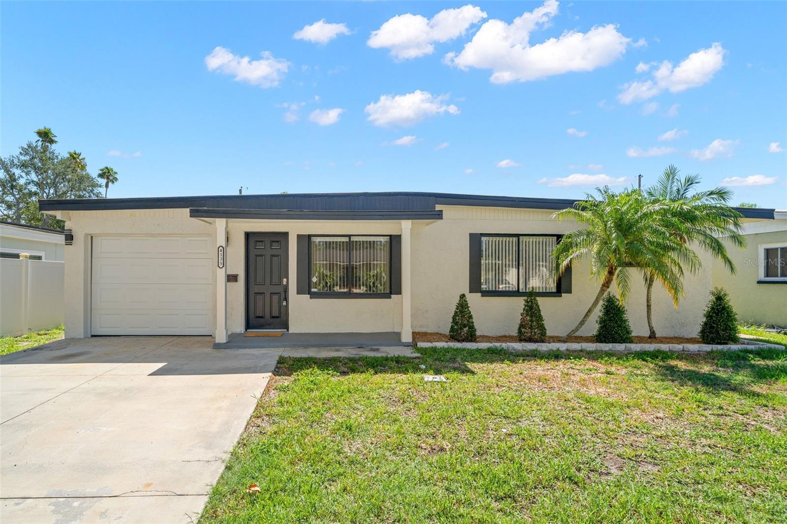 Des Moines St, Saint Petersburg, FL 33703