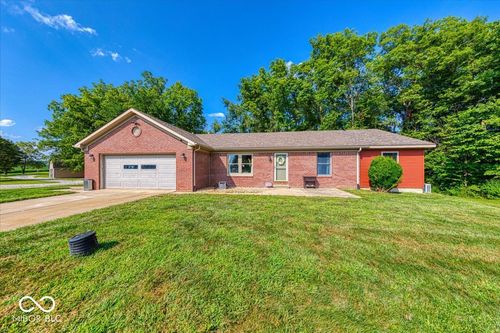 6888 E County Road 800 N, Bainbridge, IN, 46105-9495 | Card Image