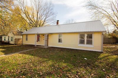 114 E 5th Street, House other with 2 bedrooms, 1 bathrooms and null parking in Tonganoxie KS | Image 1