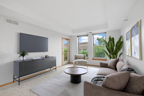 apt-408-560 N 2nd St, Minneapolis, MN, 55401-4332 | Card Image