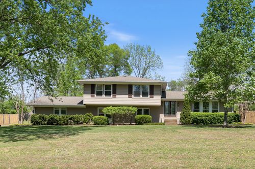 9008 Karen Ct, Brentwood, TN, 37027-5217 | Card Image