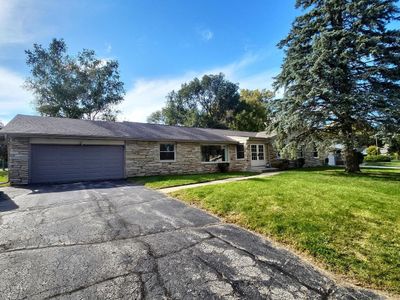 6201 N Sunny Point Road, House other with 4 bedrooms, 2 bathrooms and null parking in Glendale WI | Image 3