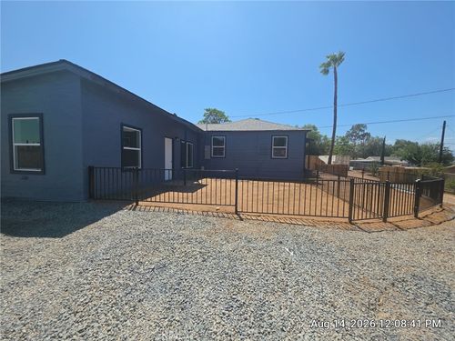 10090 Eddystone, Riverside, CA, 92503 | Card Image