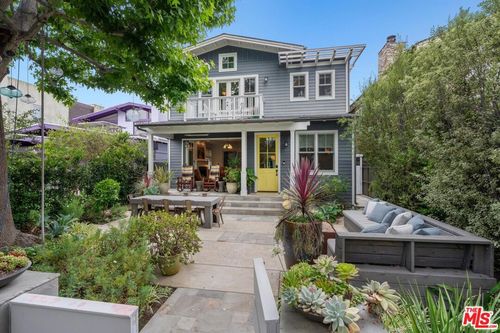 821 Amoroso Pl, Venice, CA, 90291-3899 | Card Image