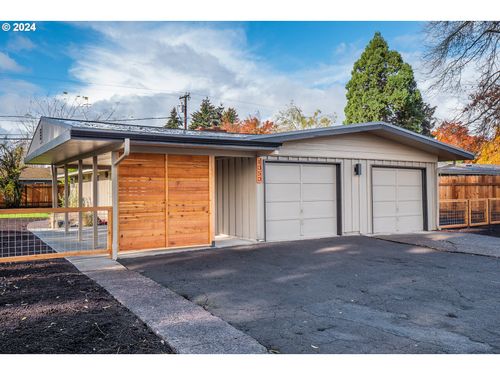 1050 President St, Eugene, OR, 97401 | Card Image