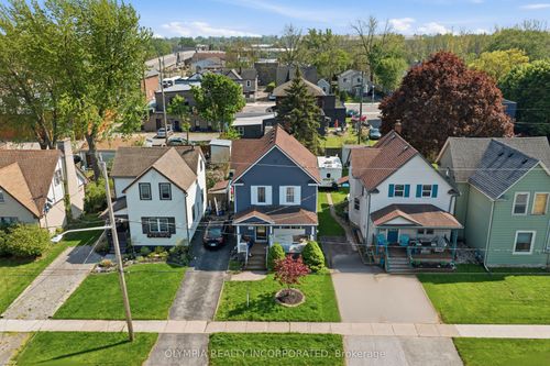 215 Dufferin St, Fort Erie, ON, L2A2T7 | Card Image