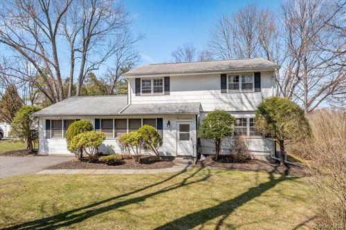 496 Granite Springs Rd, Yorktown Heights, NY, 10598-3412 | Card Image