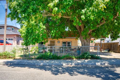 3020 Farris Ave, Ceres, CA, 95307-3502 | Card Image