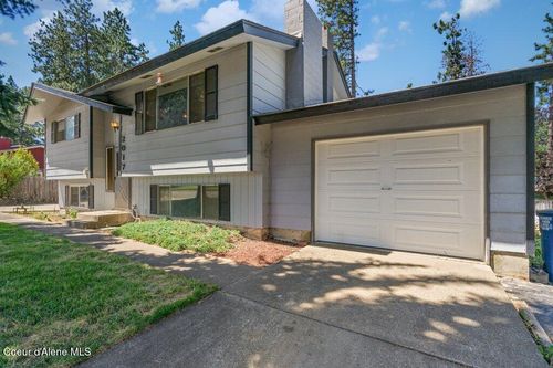 2017 N Post St, Post Falls, ID, 83854-9124 | Card Image