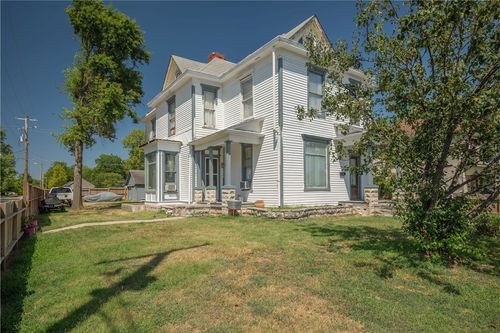 222 S Webb St, Webb City, MO, 64870-2272 | Card Image