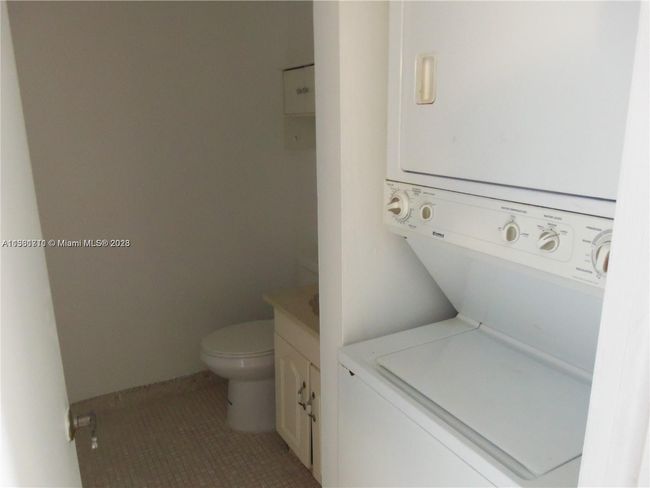 APT-105 - 4156 Inverrary Dr, Condo with 1 bedrooms, 2 bathrooms and null parking in Lauderhill FL | Image 7