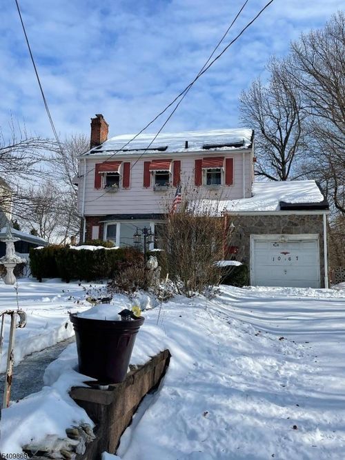 1067 Julia St, Teaneck, NJ, 07666-4832 | Card Image