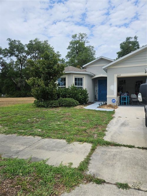209 Meghan Cir, DELAND, FL, 32724-7585 | Card Image