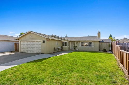 11 Saint Charles Pl, Salinas, CA, 93905-1609 | Card Image