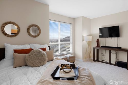 apt-603-668 S Lane St, Seattle, WA, 98104-2978 | Card Image